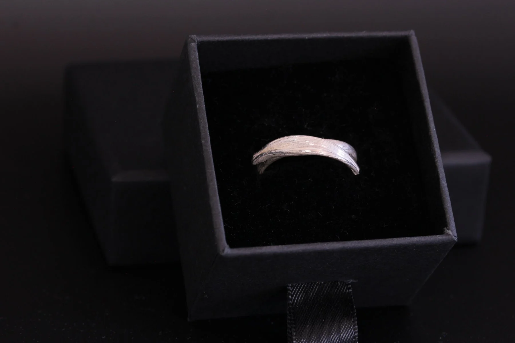 Lizzy Chambers Textured Leaf Ring 11 silver.jpg