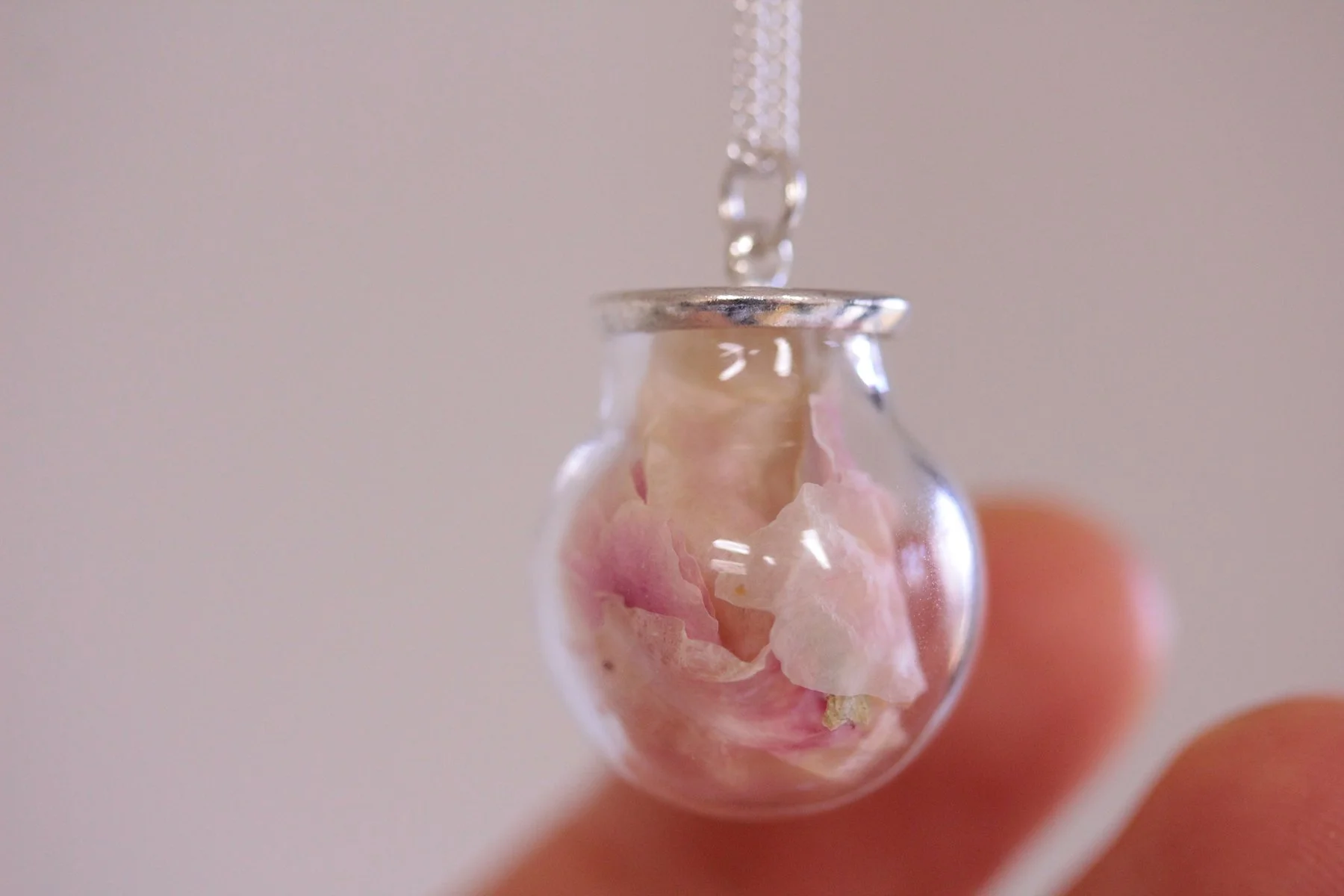 Lizzy Chambers Medium Peony Necklace (9).jpg