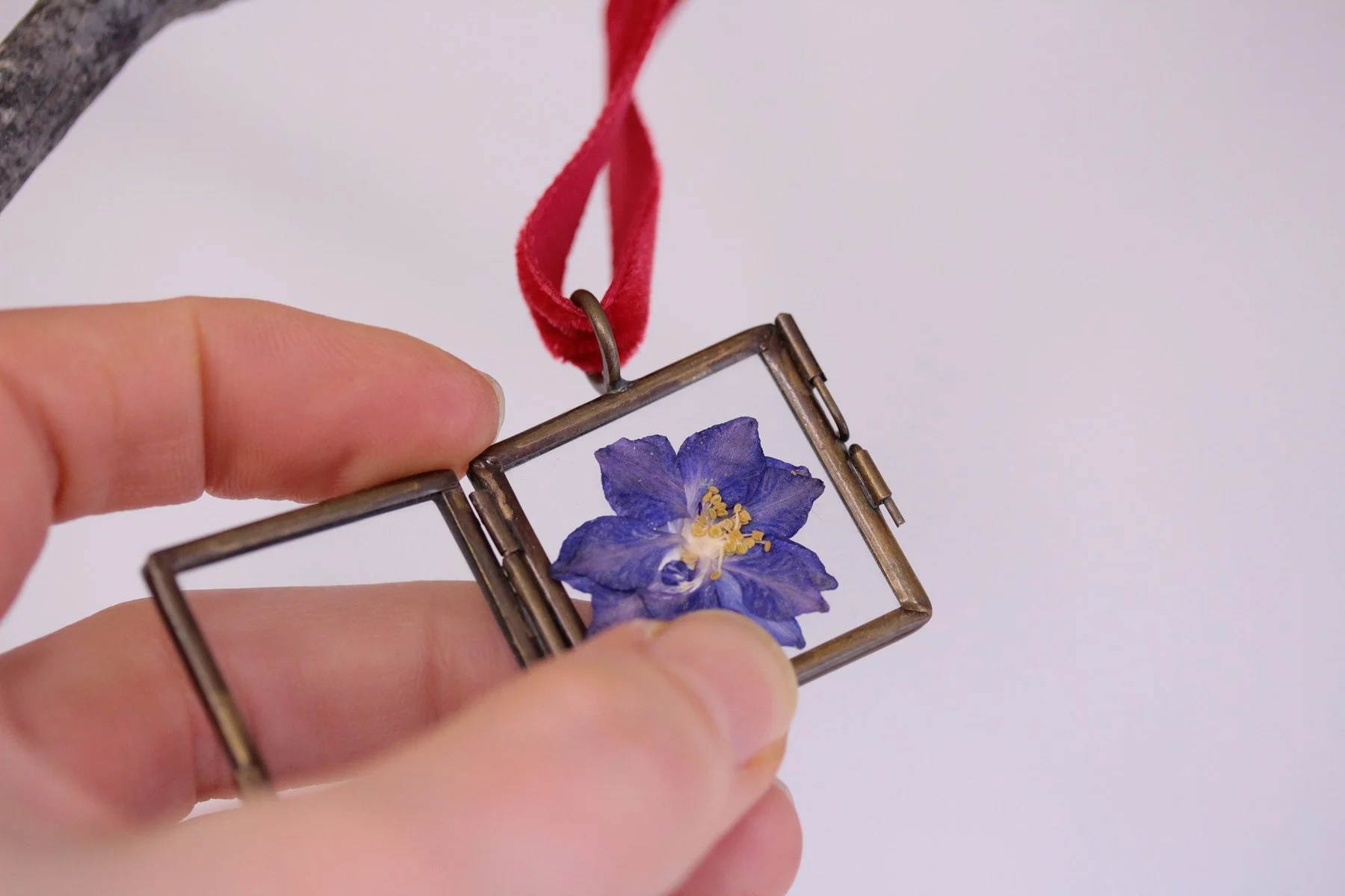 Brass Sqaure Frame (2).jpg