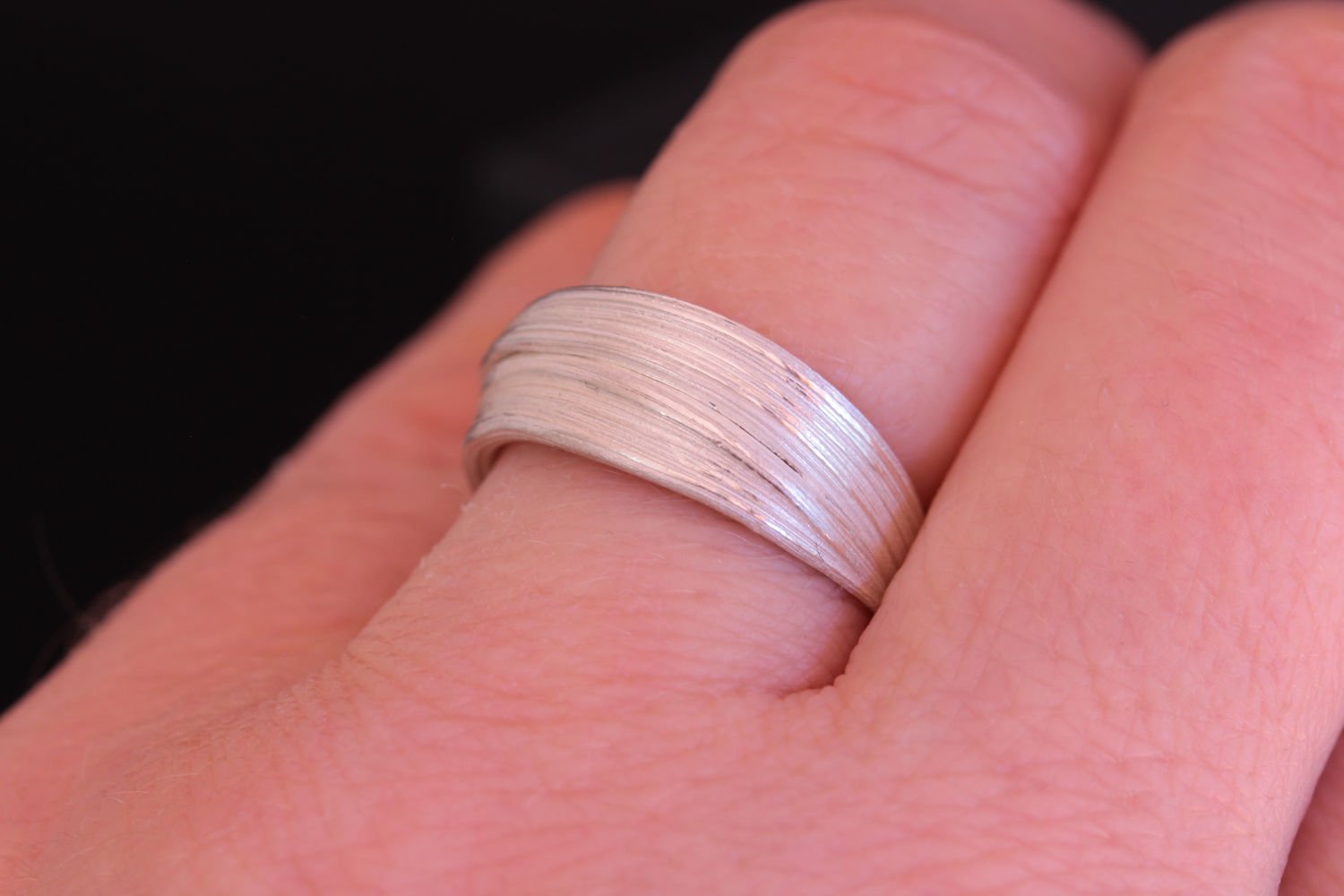 Lizzy Chambers Fine leaf Mitsuro Hikime Sterling Silver Ring (4).jpg