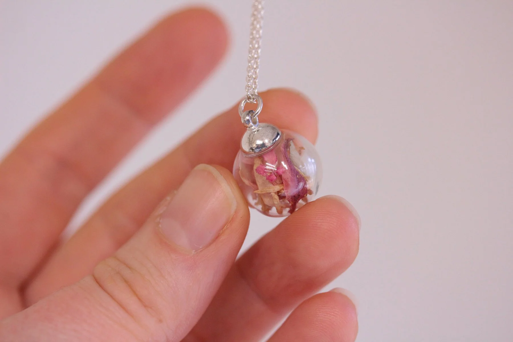 Mixed pink petal Necklace 4 (1).jpg