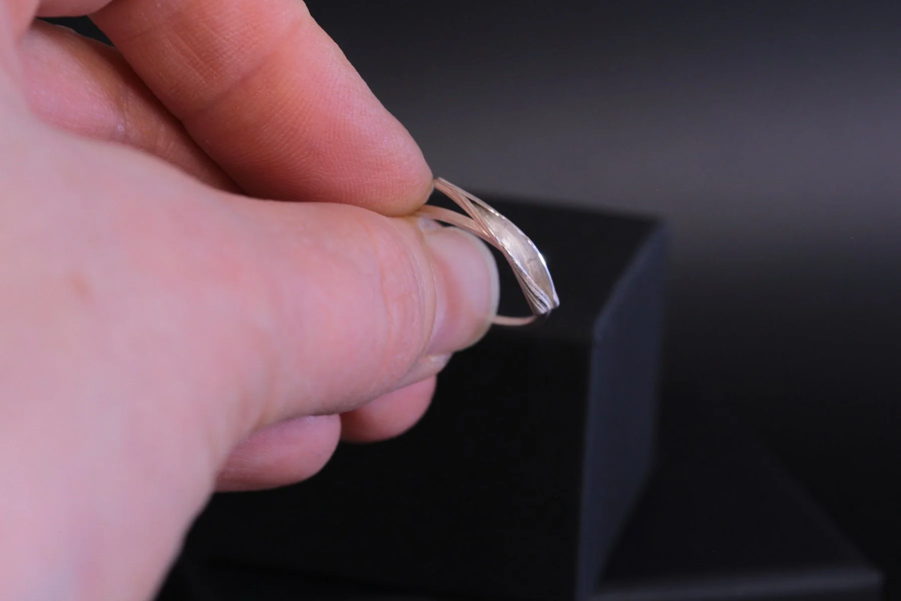 Lizzy Chambers Textured leaf ring 10 f.jpg