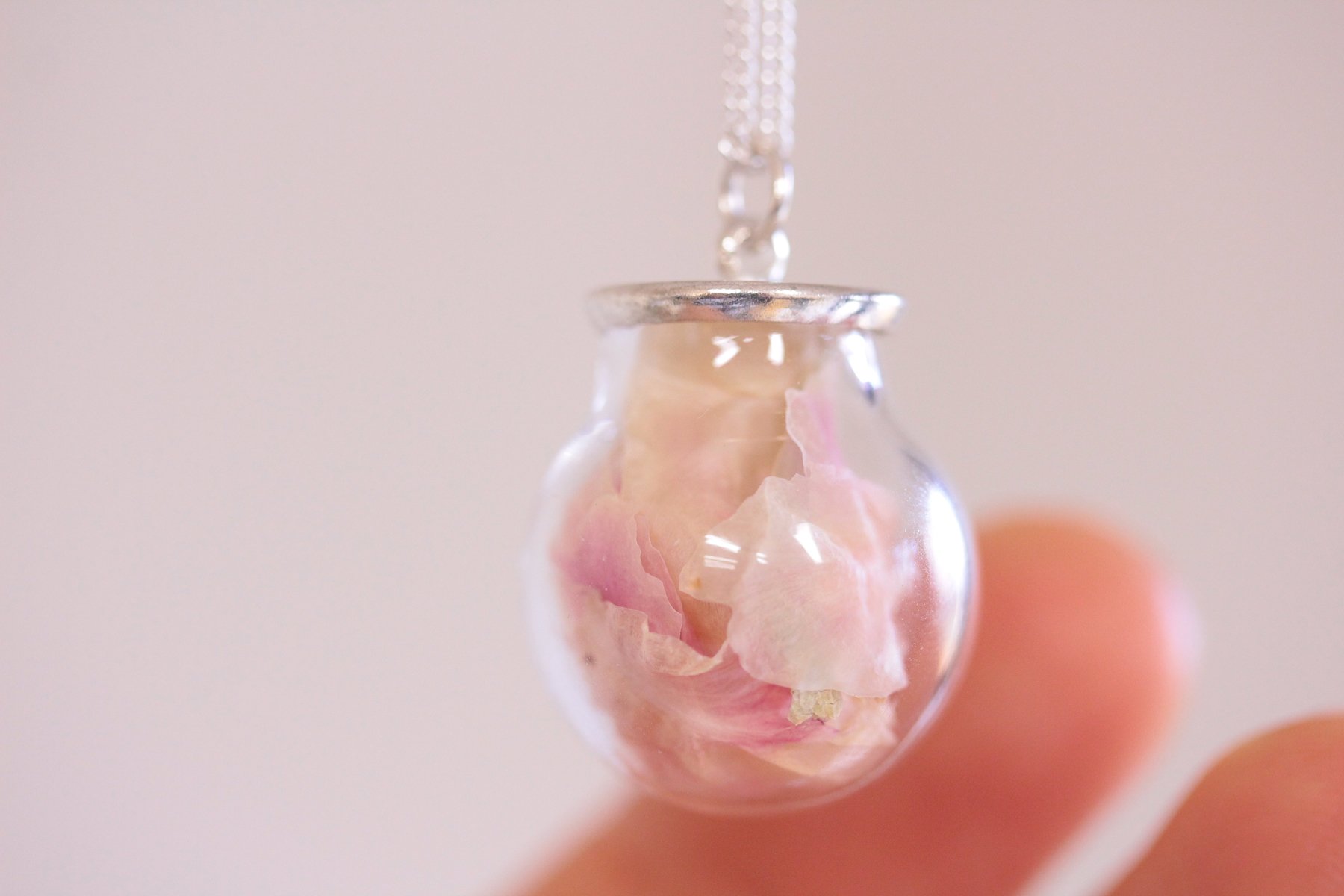 Lizzy Chambers Medium Peony Necklace (1).jpg