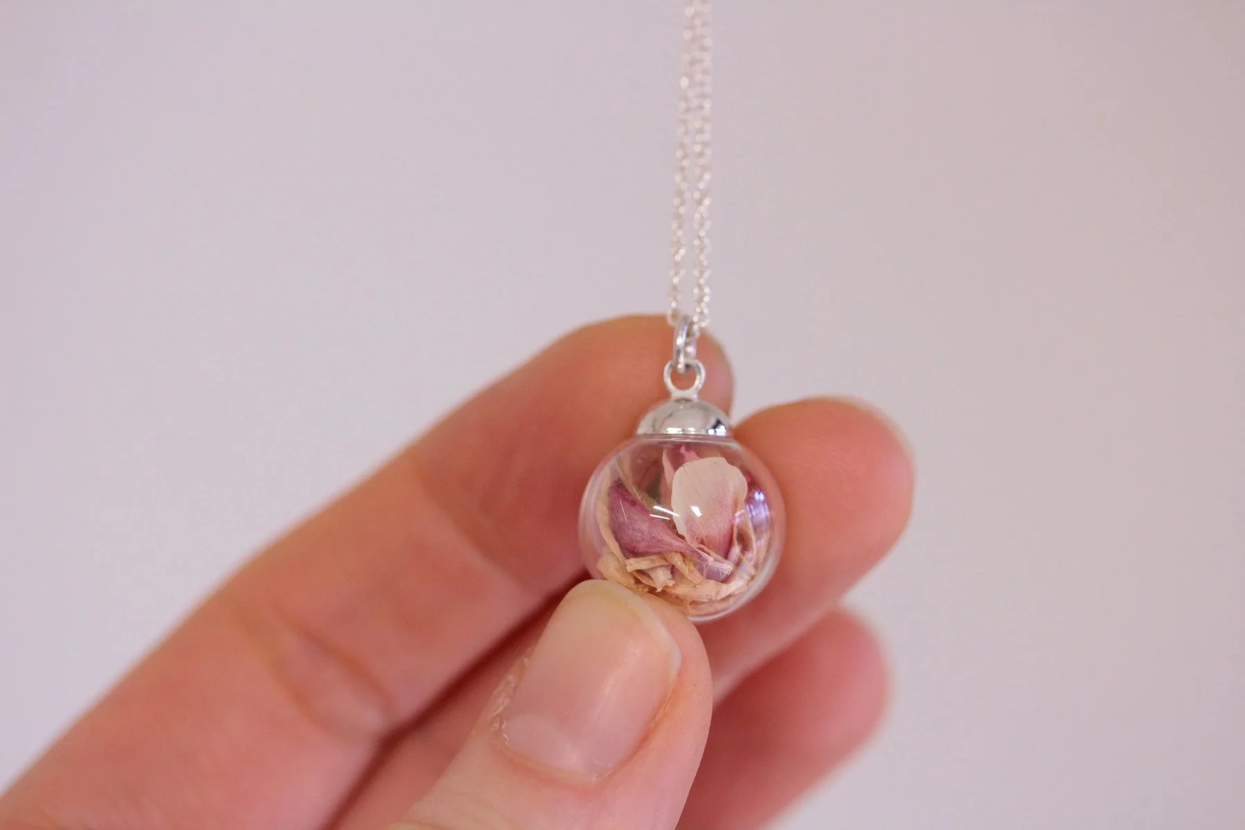 Mixed pink petal Necklace 4 (3).jpg