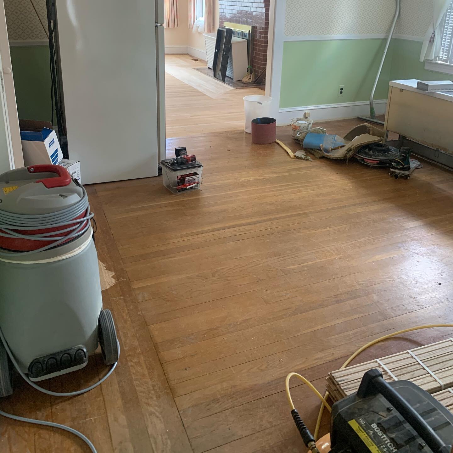 Brand new floors in the kitchen and resurfaced the rest of the house . Gloss looking beautiful shine!!! #OneBoardAtaTime #gq #gqhardwoodfloorsinc #providencia #ri #providence #hardwoodfloors #business #entrepreneur #contractorlife