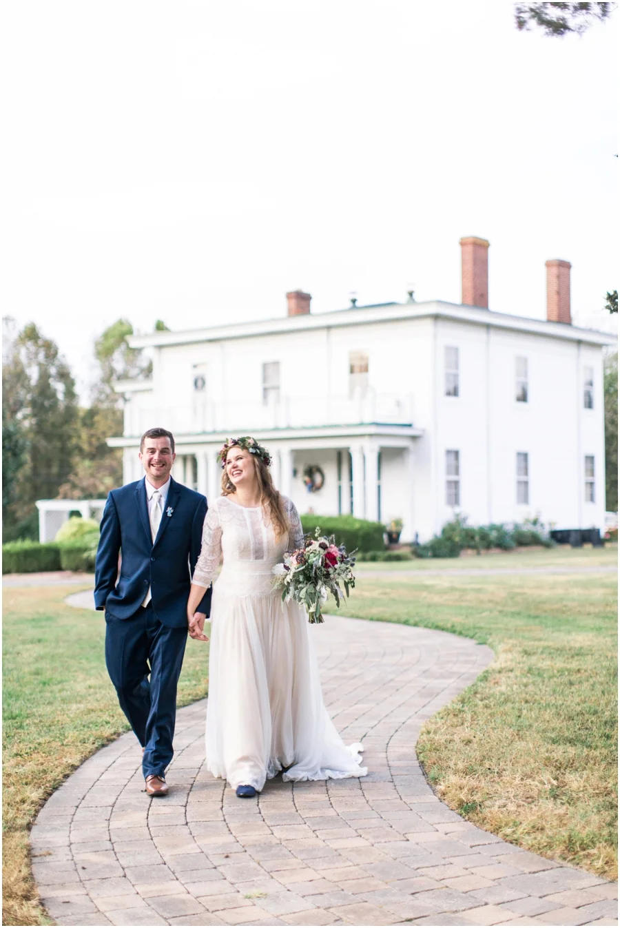 You can see the love radiating between them! The Manor House is the perfect backdrop for this candid shot.