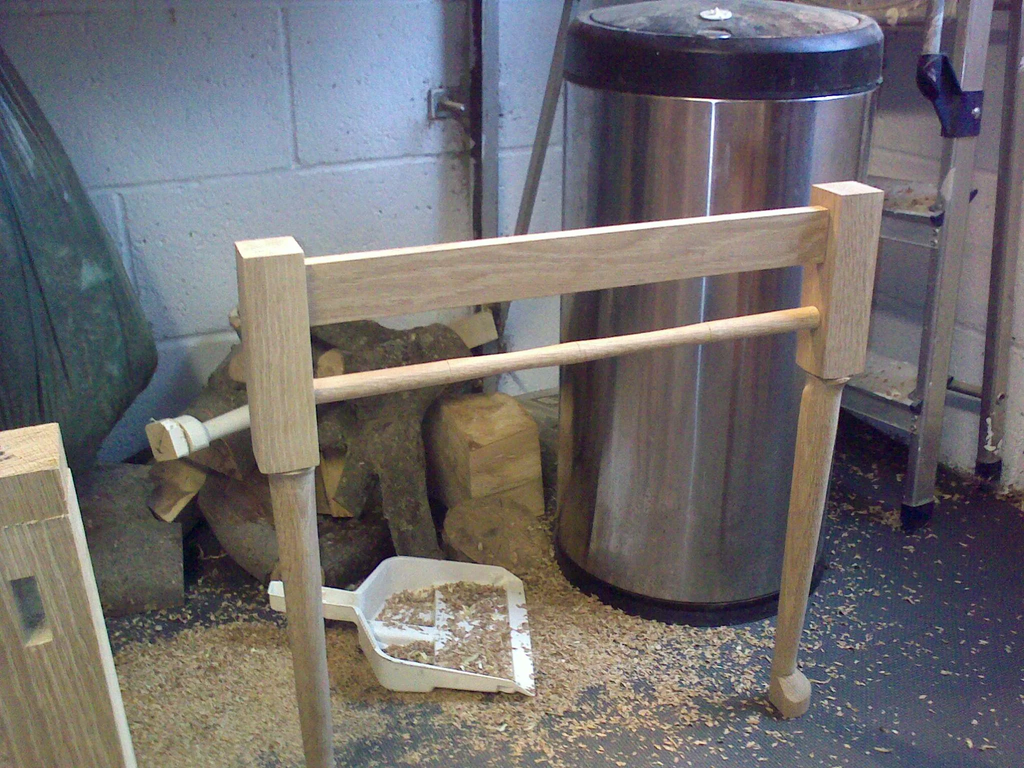 one pair of legs plus spindle