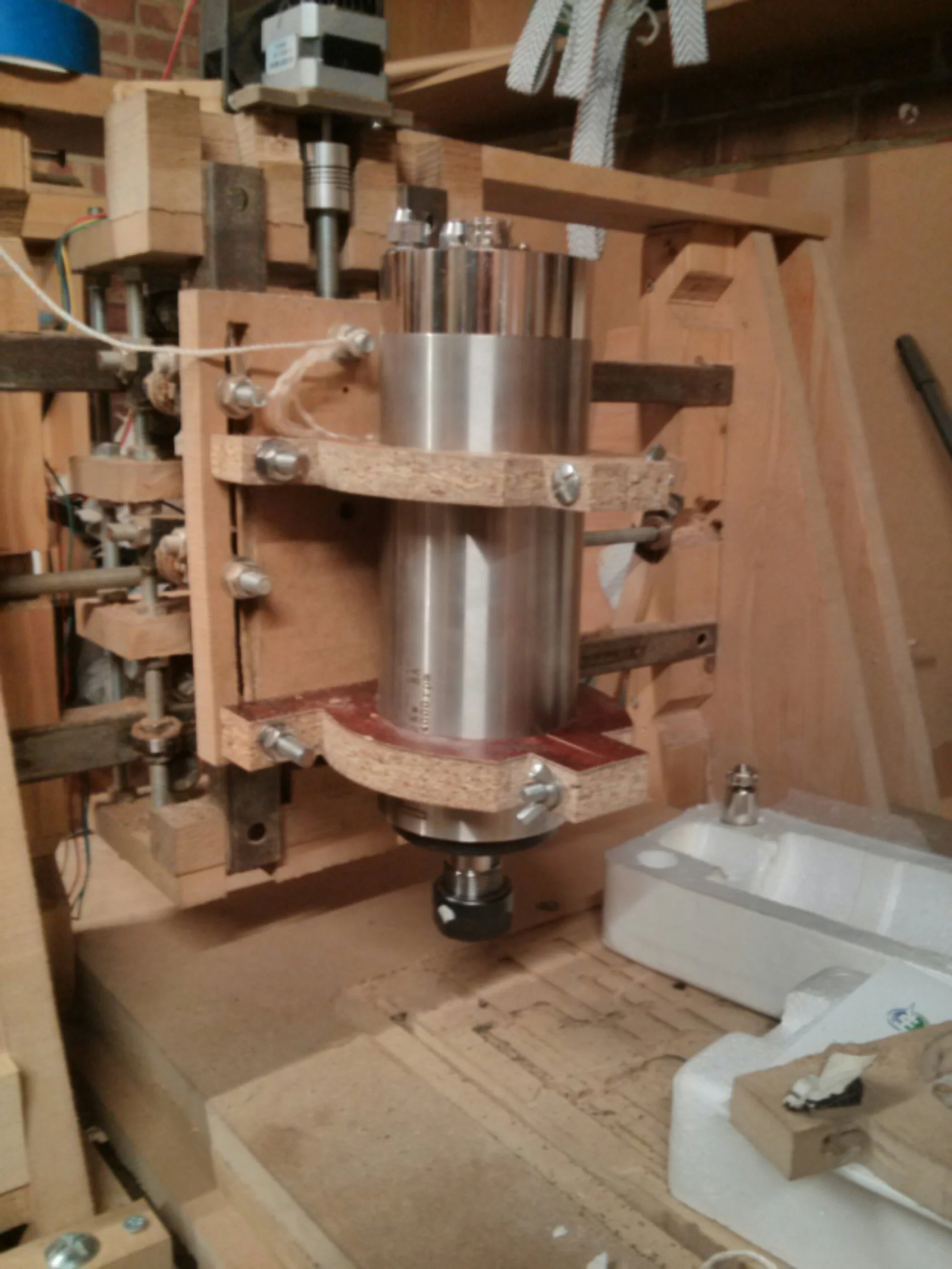 Diy Cnc Router New 2 2kw Water Cooled Spindle Maker Geek