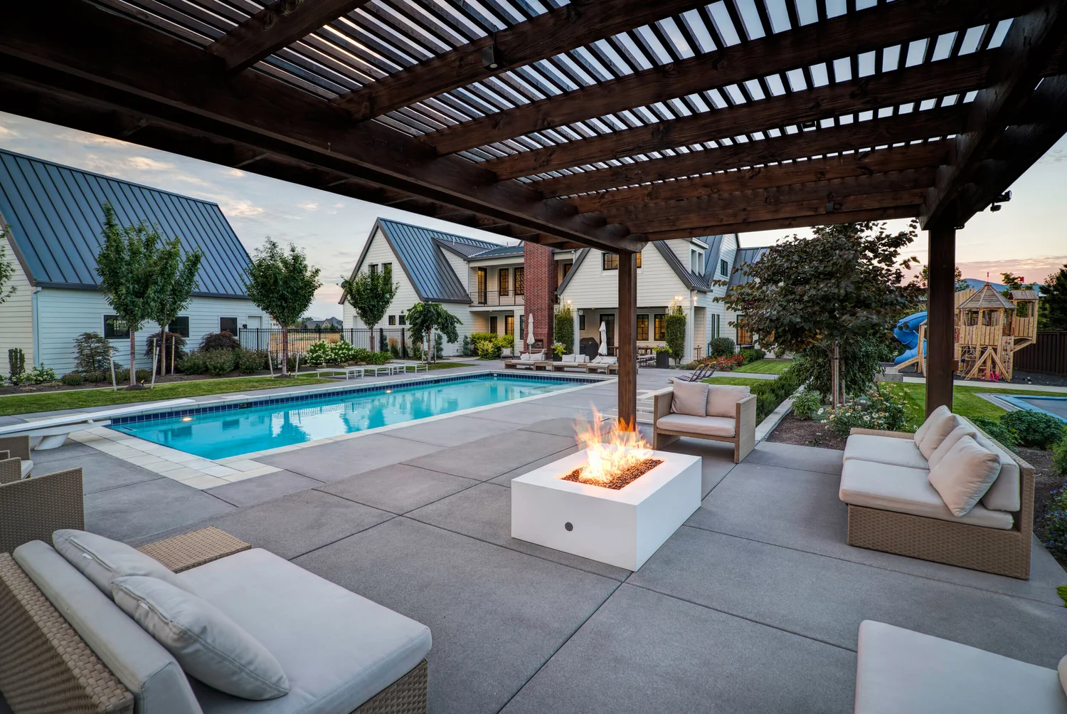 Utah Fire Pits, Water Features, Outdoor Kitchens and Planter Boxes