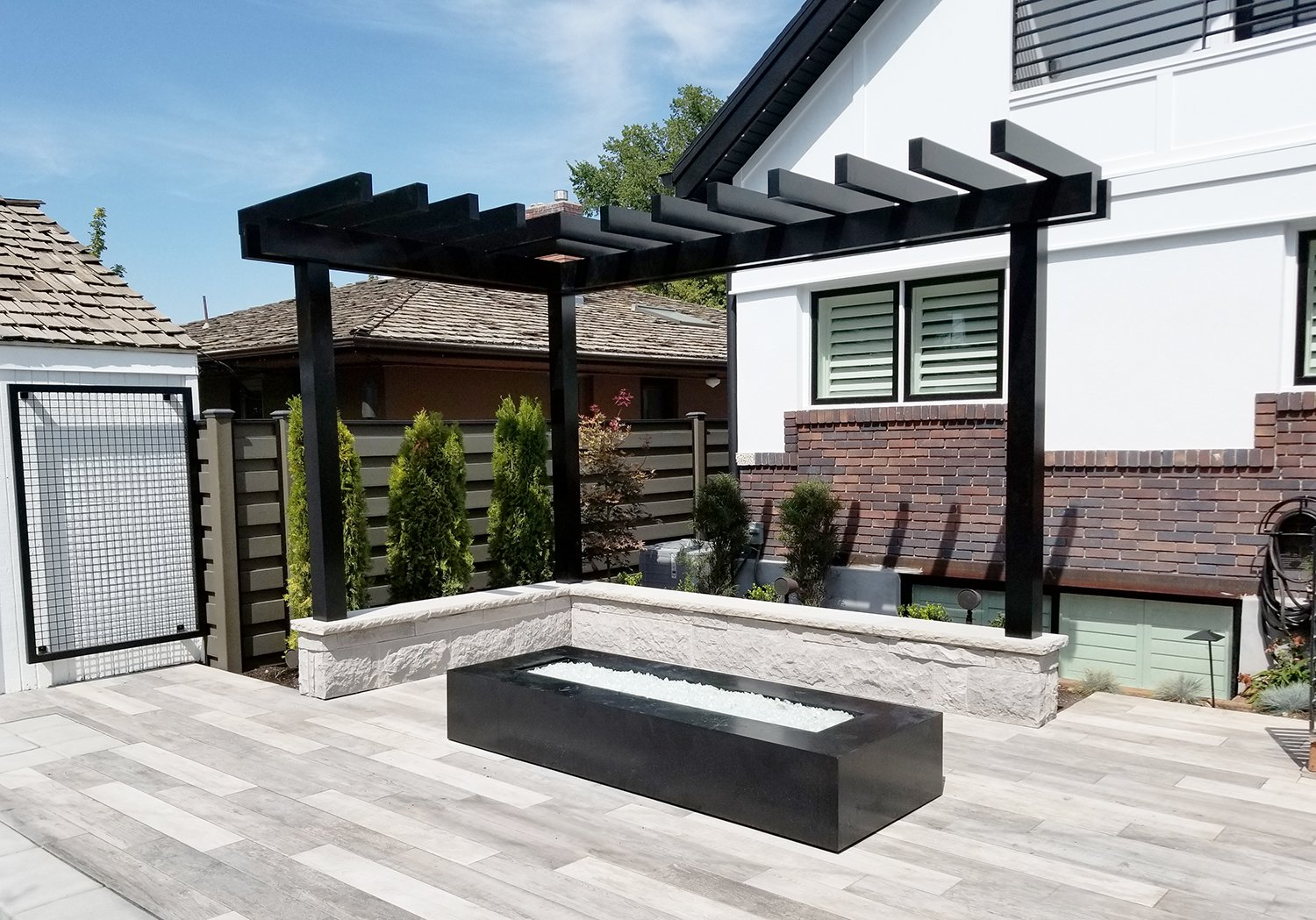 Pergola_BlackCorner-WEB.jpg