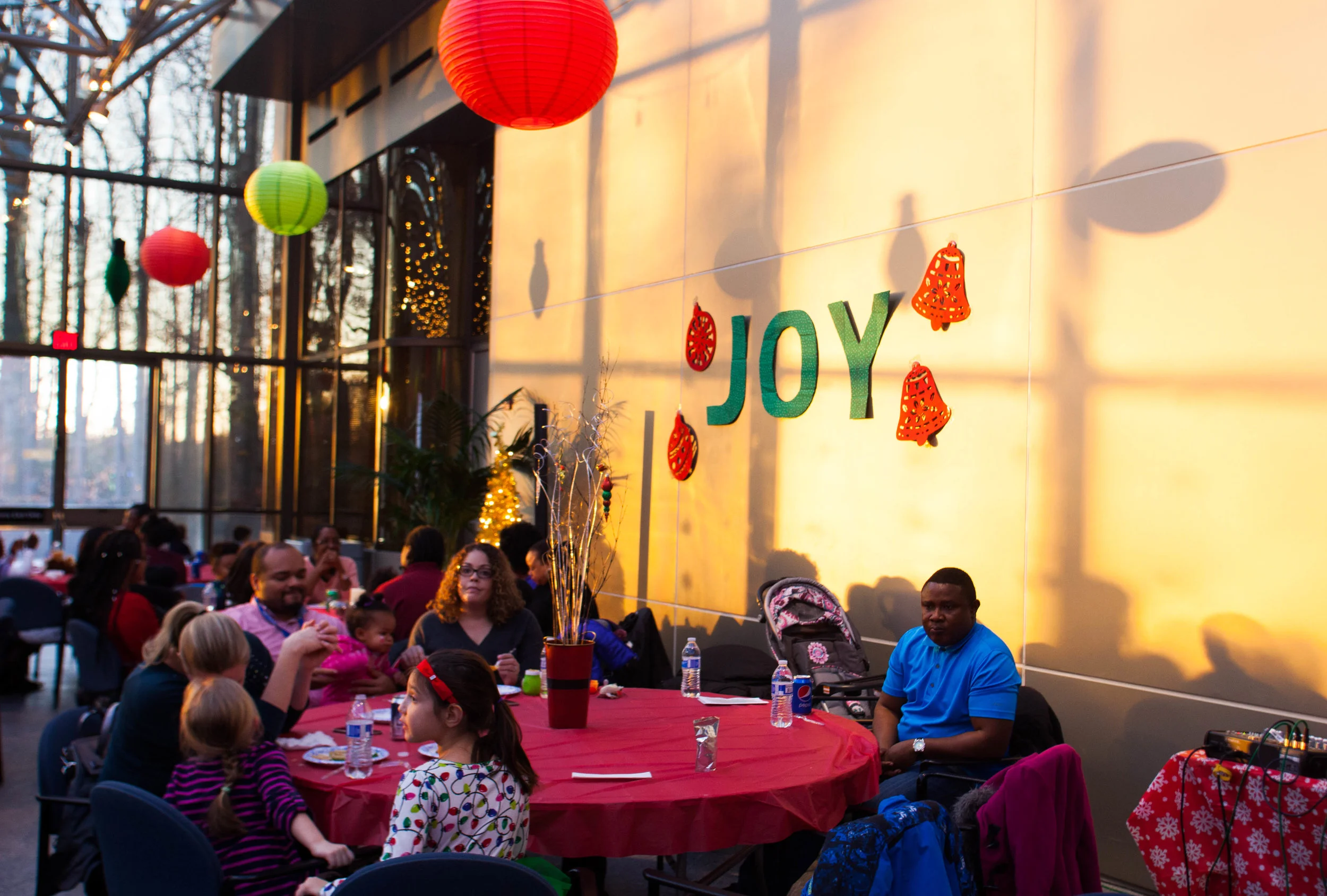 hope-holiday-party-2016_31232282700_o.jpg