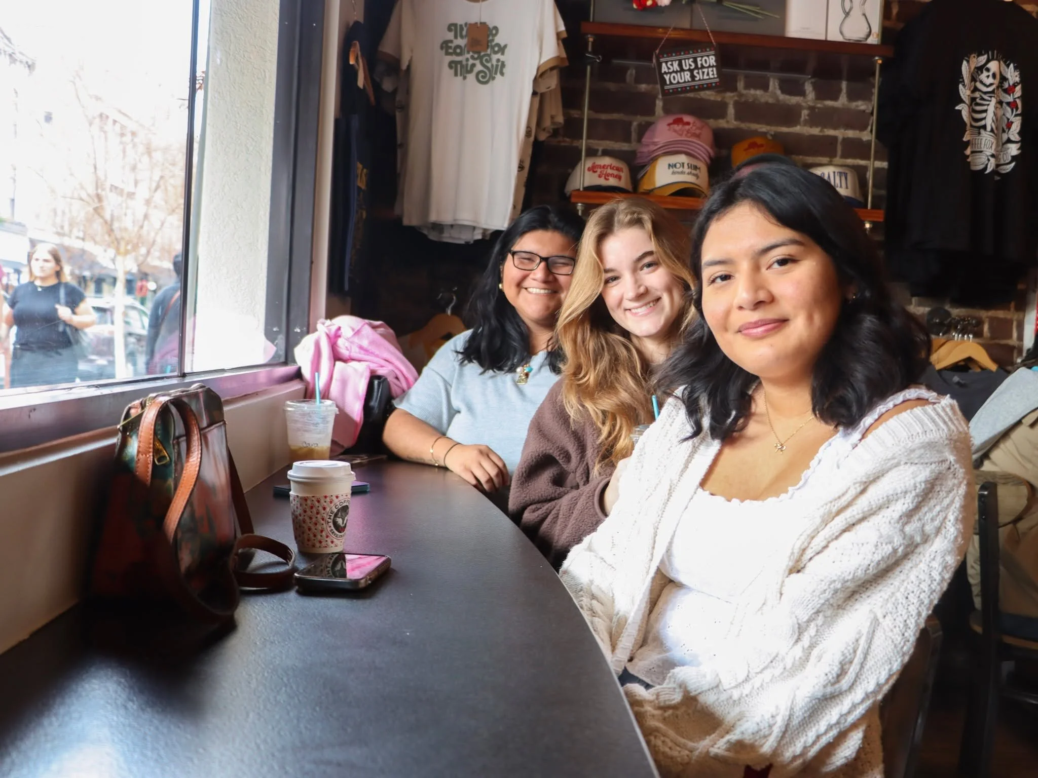Coffee + friends = the perfect combo. 💛
Make it a group outing and share a cup (or two) at The Coffee Fox.
Your table is waiting!
#TheCoffeeFox #SavannahCoffee #CoffeeTime #CafeVibes #FriendsAndCoffee #SavannahEats #CoffeeCulture