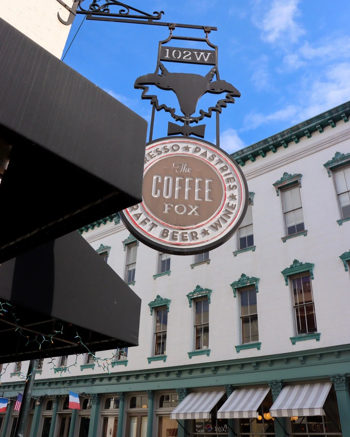 Cold days call for hot lattes ☕❄️
Warm up with us at The Coffee Fox.
#TheCoffeeFox #SavannahCoffee