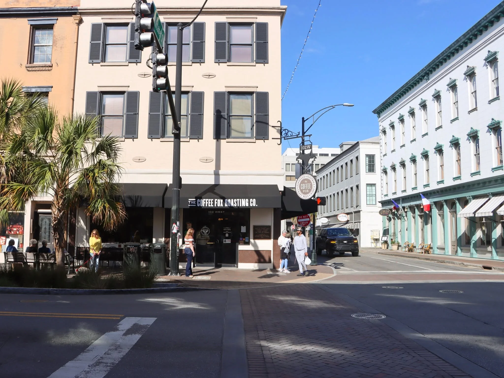 Take a mid‑week breather with us. ✨☕

Whether you&rsquo;re grabbing a quick pick-me-up or settling in for a reset, The Coffee Fox has you covered.

#TheCoffeeFox #MidWeekBreak #SavannahCafe #CoffeeTime #SAVLife #VisitSavannah #LocalCoffee