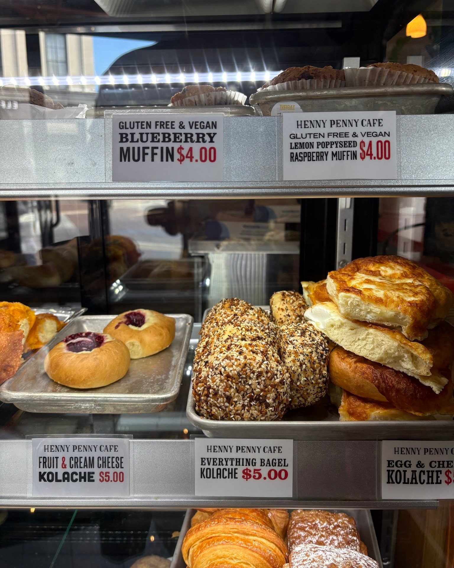 What's in the pastry case today?

Our lineup is always rotating, but you might spot vegan donuts, vegan beignets, and a few other fresh-baked favorites waiting alongside your coffee. Some things stick around, some things disappear fast.

Swing by and