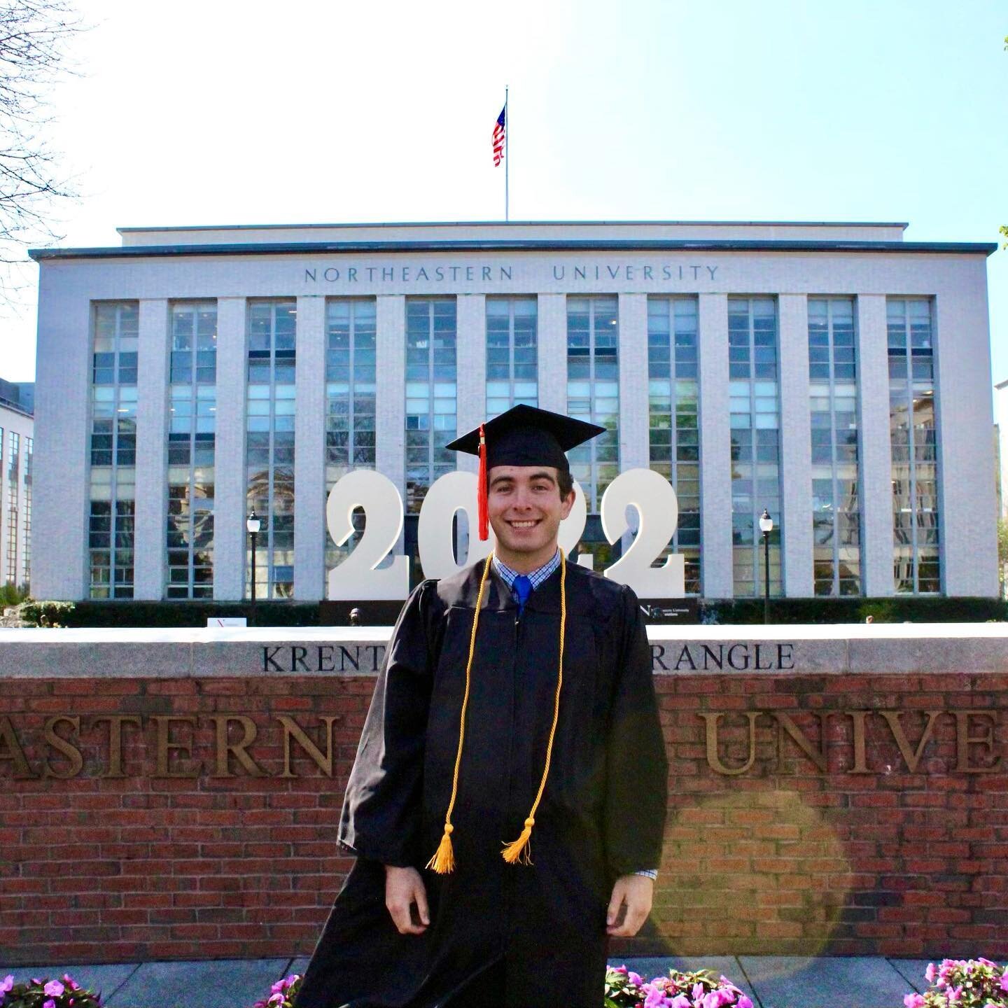 Congrats grad to our newest alumnison! Dan, thank you so much for being such a dedicated and enthusiastic unison. We love you so much and cannot wait to see you do amazing things in the future :) At last, like he always says, GO HUSKIES! 🎓🐾