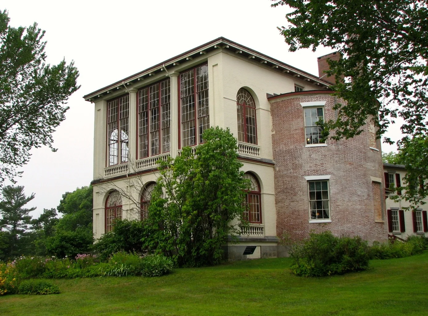 Castle Tucker (above) and the Nickels-Sortwell House (below) were both built in 1807 as a result of shipping wealth. both are owned by historic new england and are open for tours.
