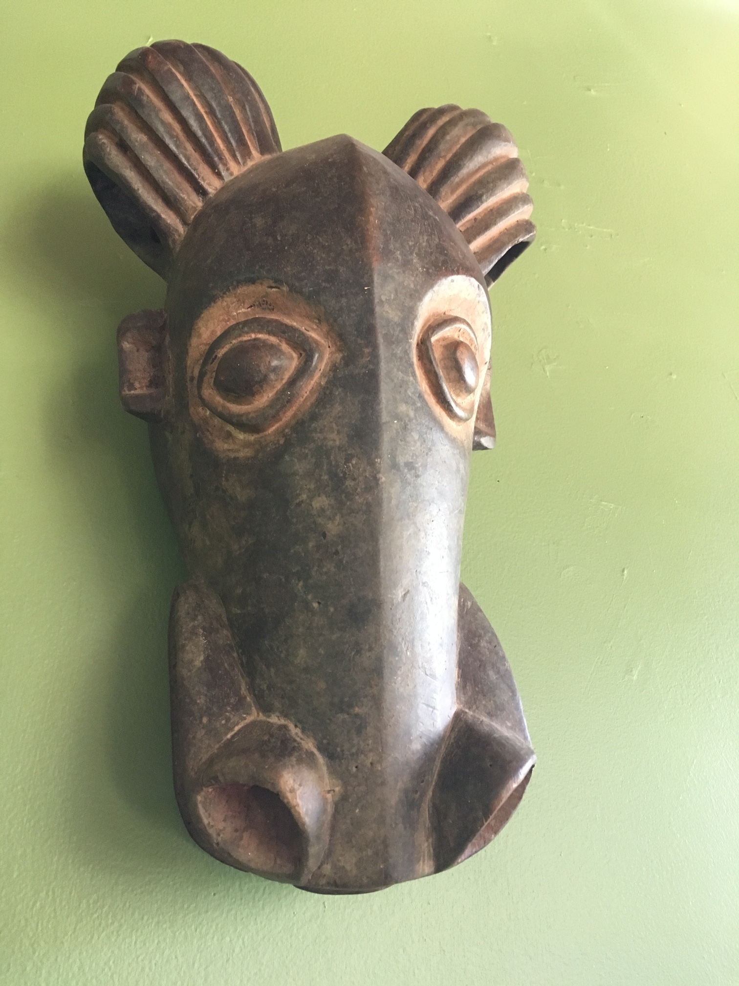 Bamileke mask, hand-carved, Cameroon