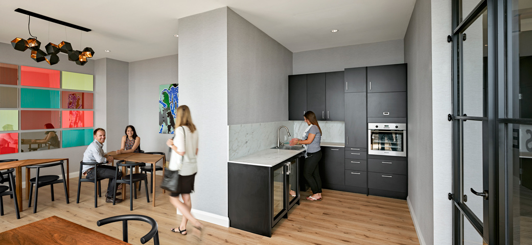 07-kitchen-lo.jpg