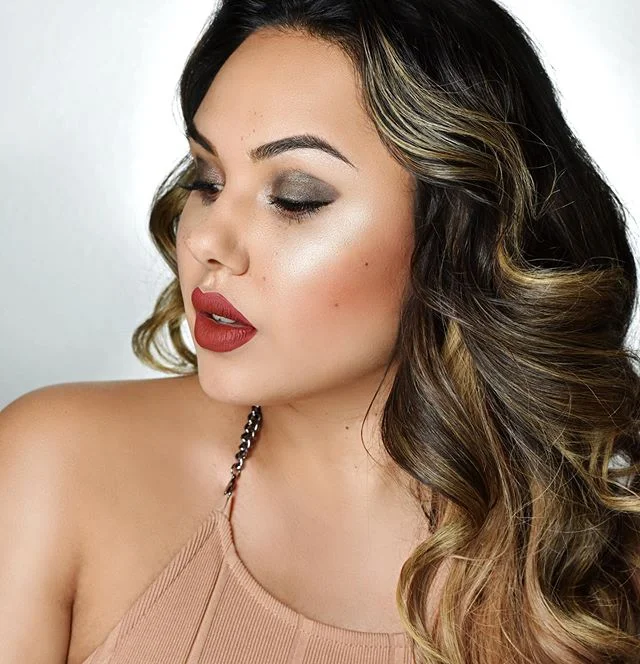 La vie est belle
Photo cred: @elenna.loredana
Makeup: @krissydcos
Today’s the last day to still get 50% off off #krissydcosmetics “Relentlessly Red” Lipstick!
Stock up on your new favorite lipstick now before this deal ends in a few hours! ❤️