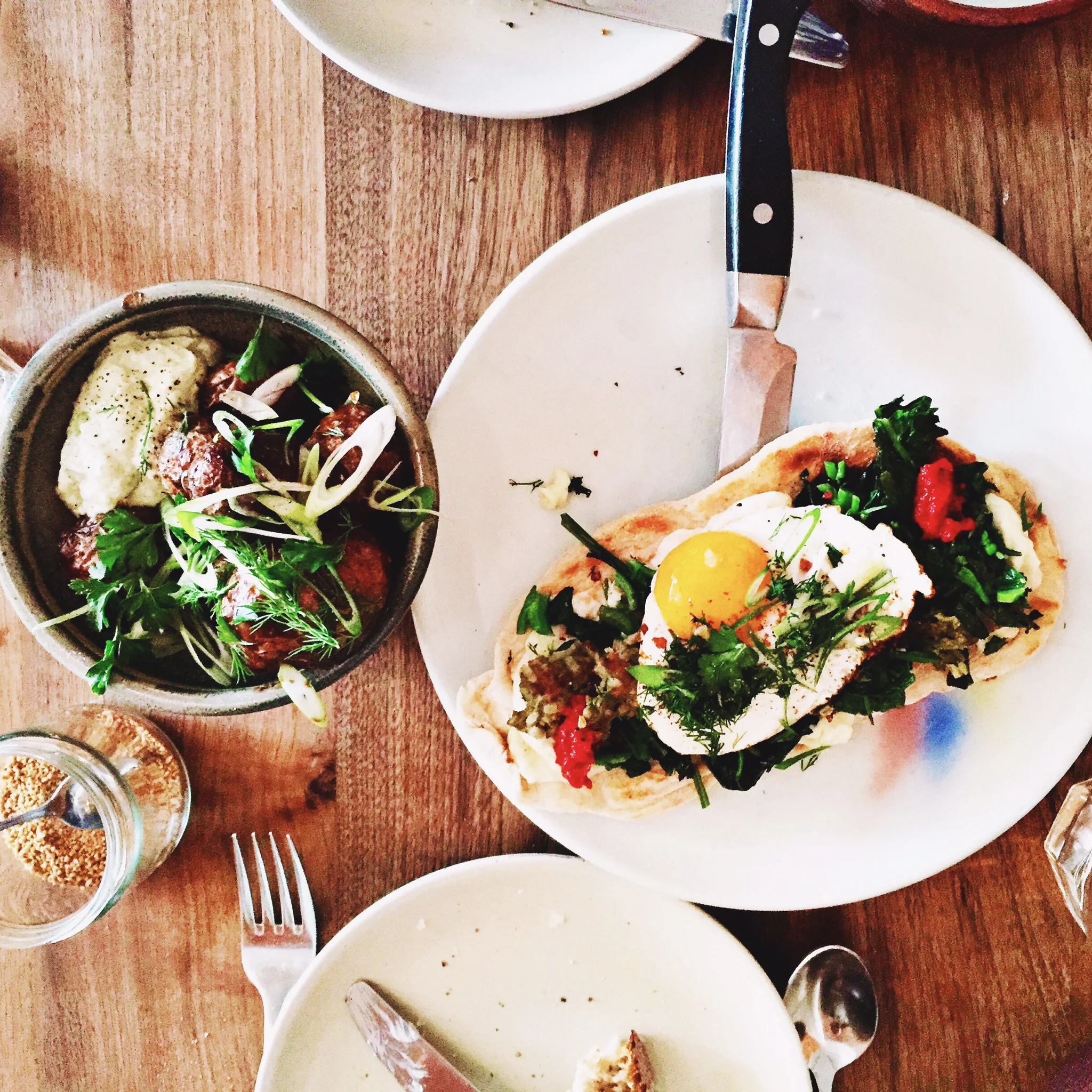 Travel guide: how to find the best restaurants and bars