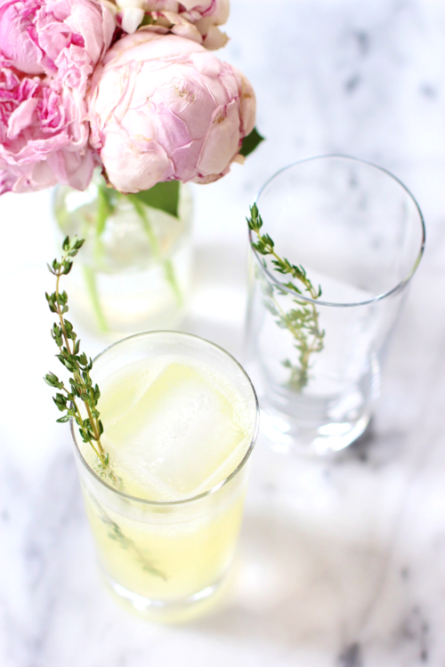 Gin thyme lemonade