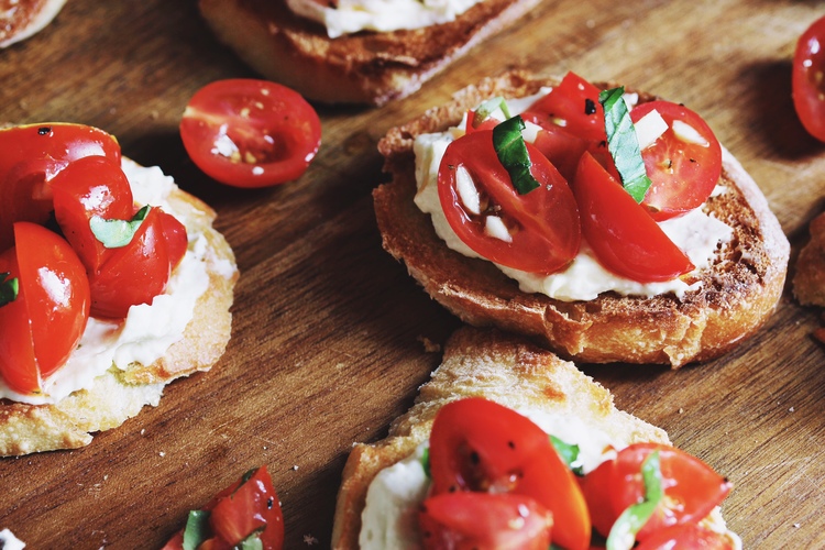 Tomato+and+creamed+feta+crostini+-+The+Pastiche.jpg