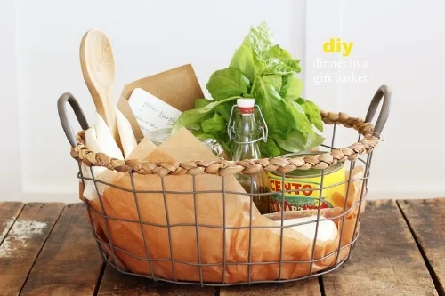 Dinner in a Gift Basket: Margherita Pizza