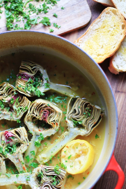 Braised artichokes in white wine and lemon