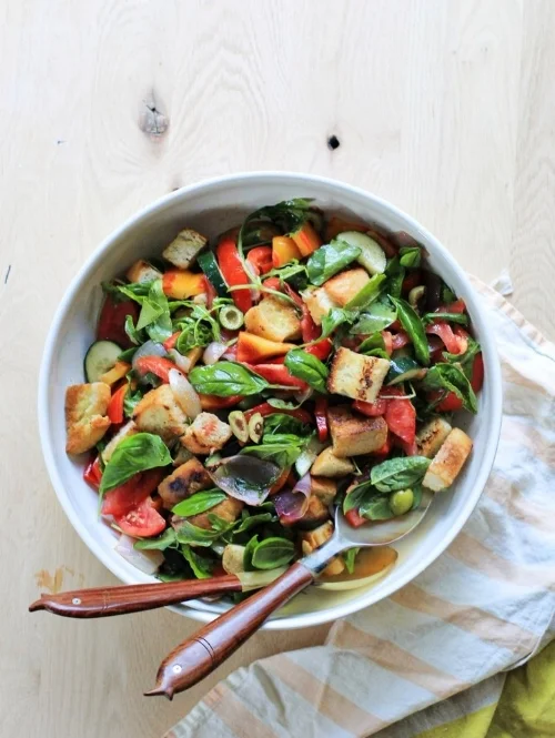 Last-of-summer-tomatoes panzanella