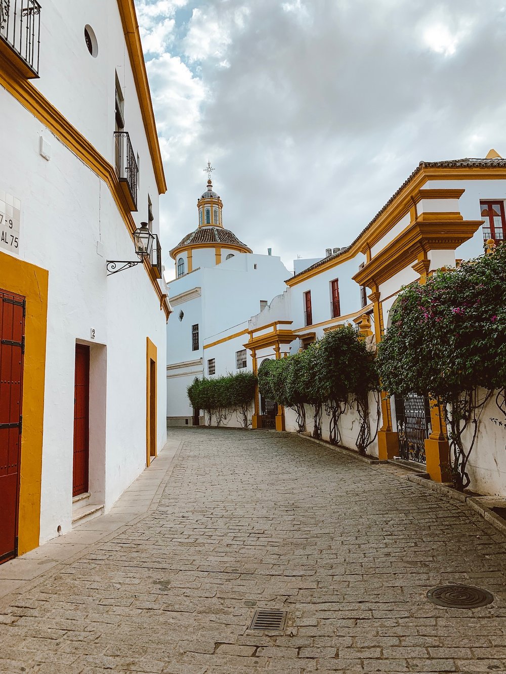 The walk around the Plaza de Toros