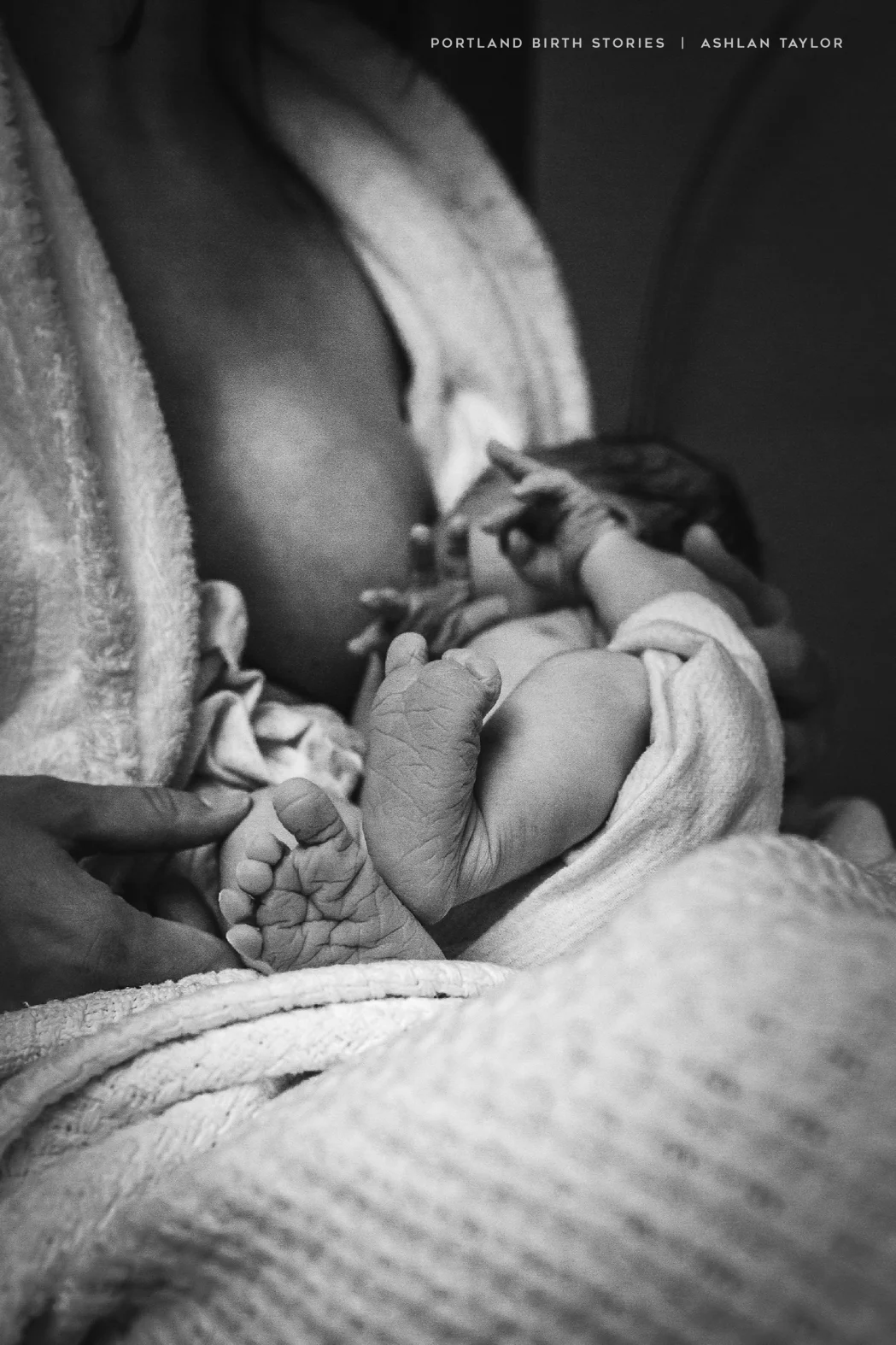 Breastfeeding newborn baby after birth