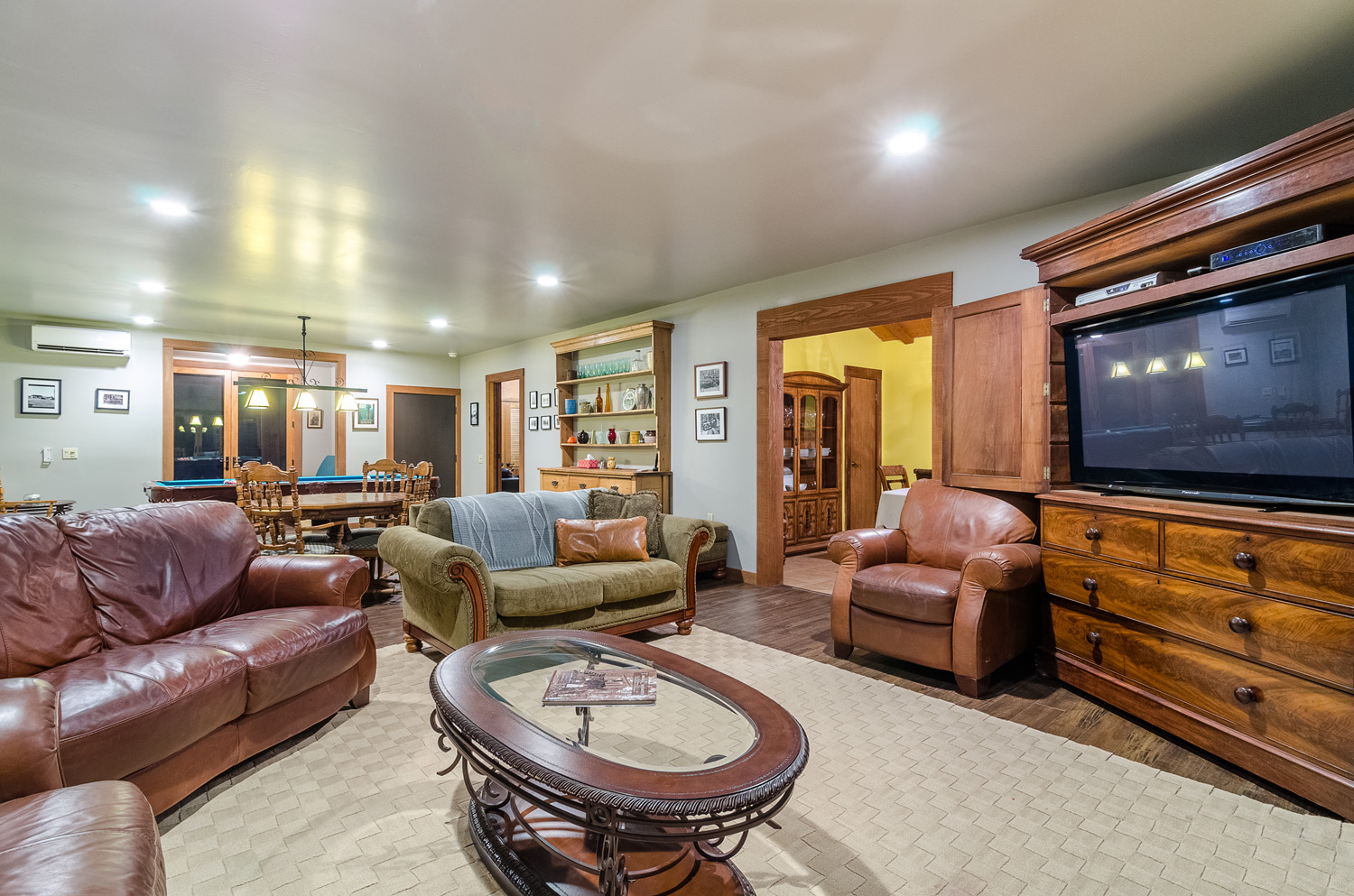 Widescreen tv with DIRECTV