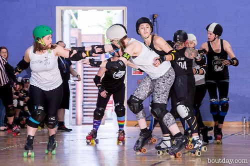 Scientists Stargrazer & Bambo taking on the magical Jess Little. Photo courtesy of Dave McAleavy, boutday.com.