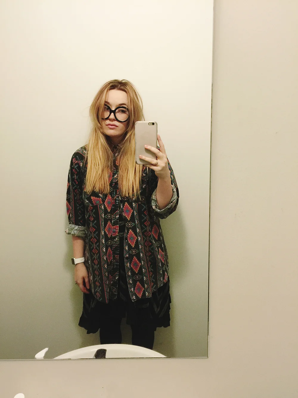 Blondes have more fun... hanging out by themselves in public bathrooms while taking selfies.&nbsp;