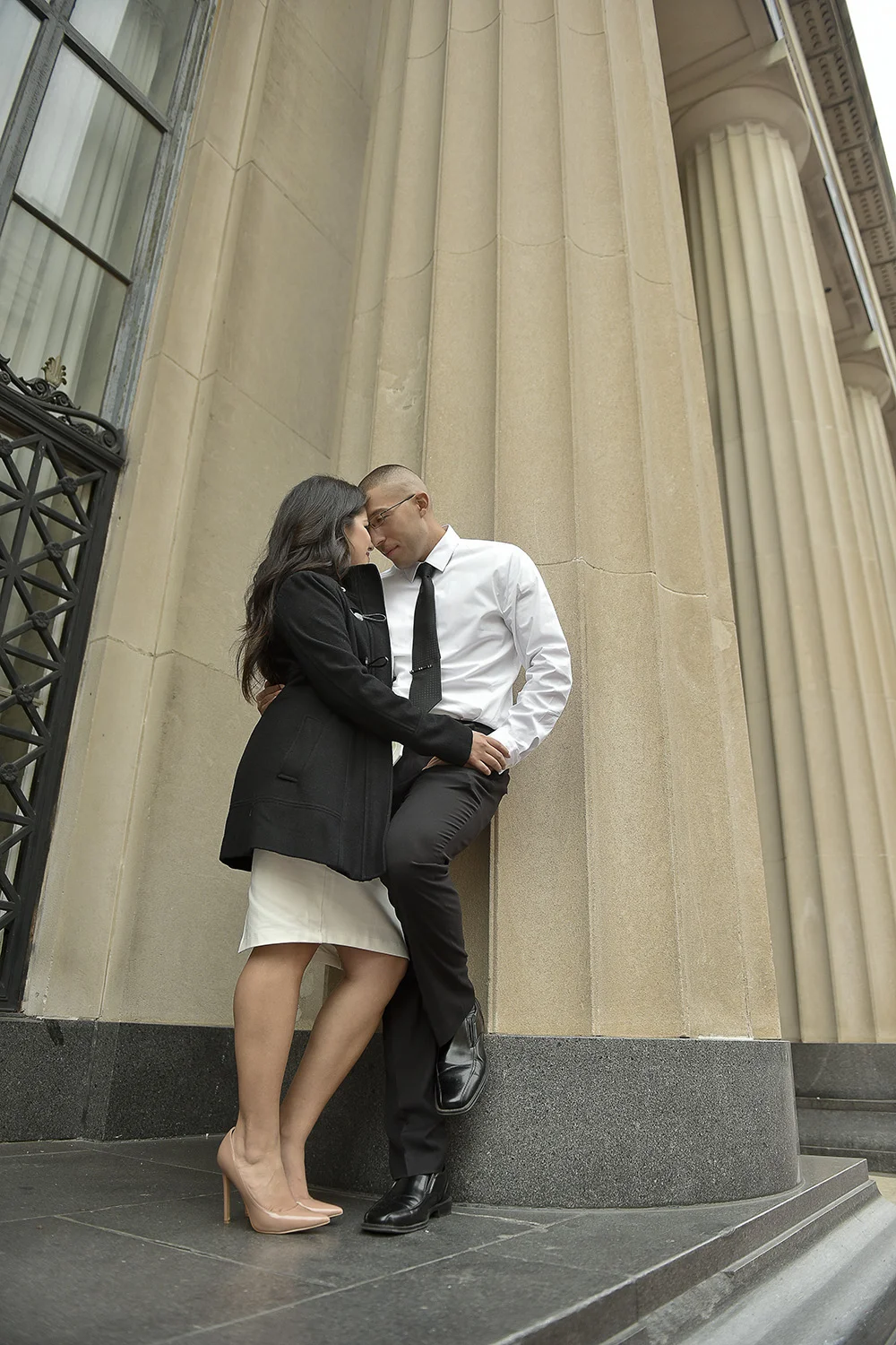 Marketsquare-engagement-romantic-downtown-lifestyle-modern-photographer