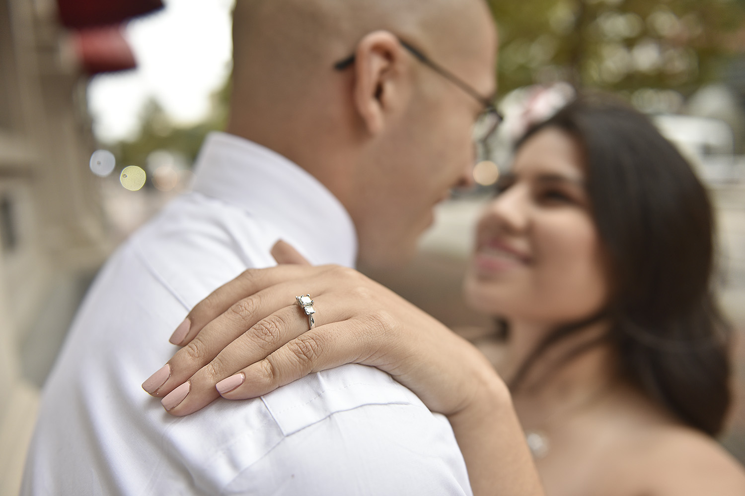 Marketsquare-engagement-romantic-downtown-lifestyle-modern-photographer-hotel-icon