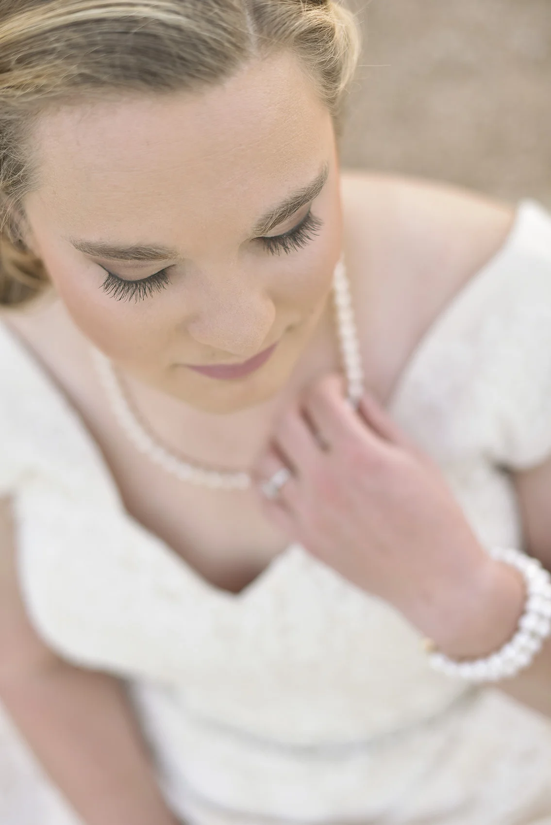 moffitt-oaks-houston-wedding-venue-bridal-candid-photo