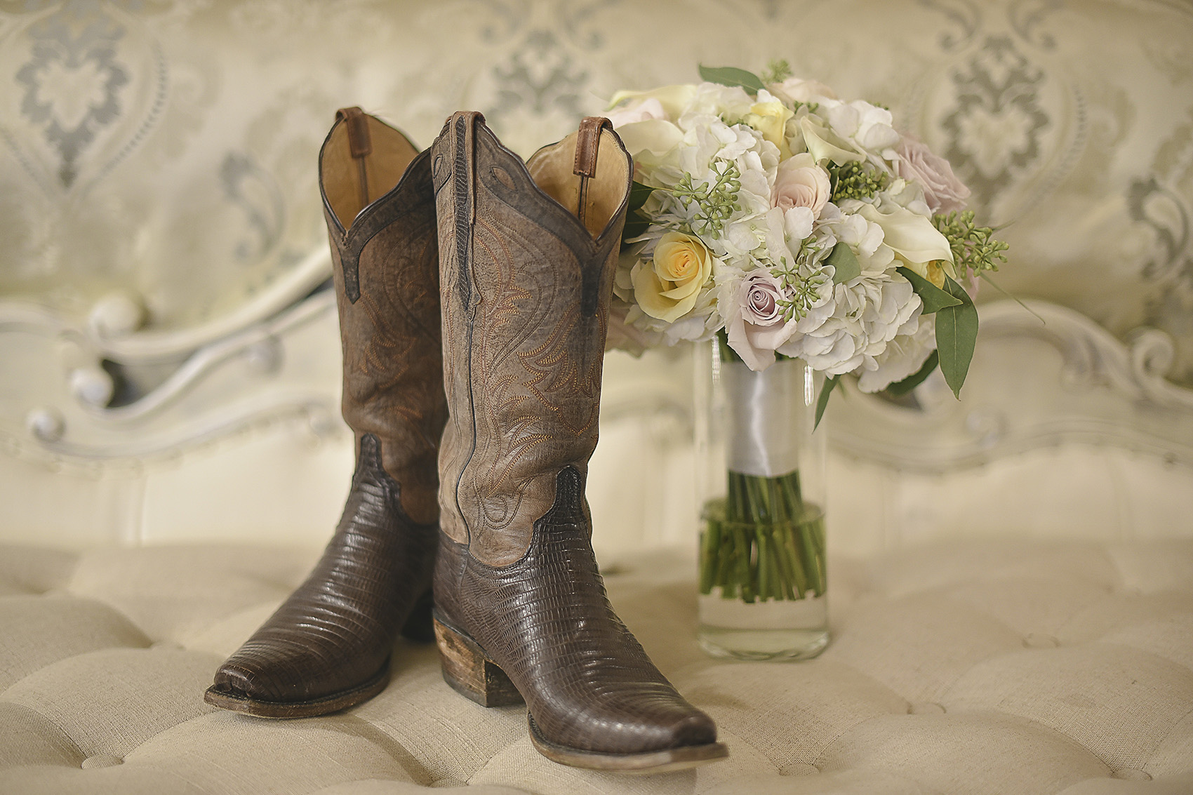 tomball-houston-moffitt-oaks-wedding-boots-flowers-photography