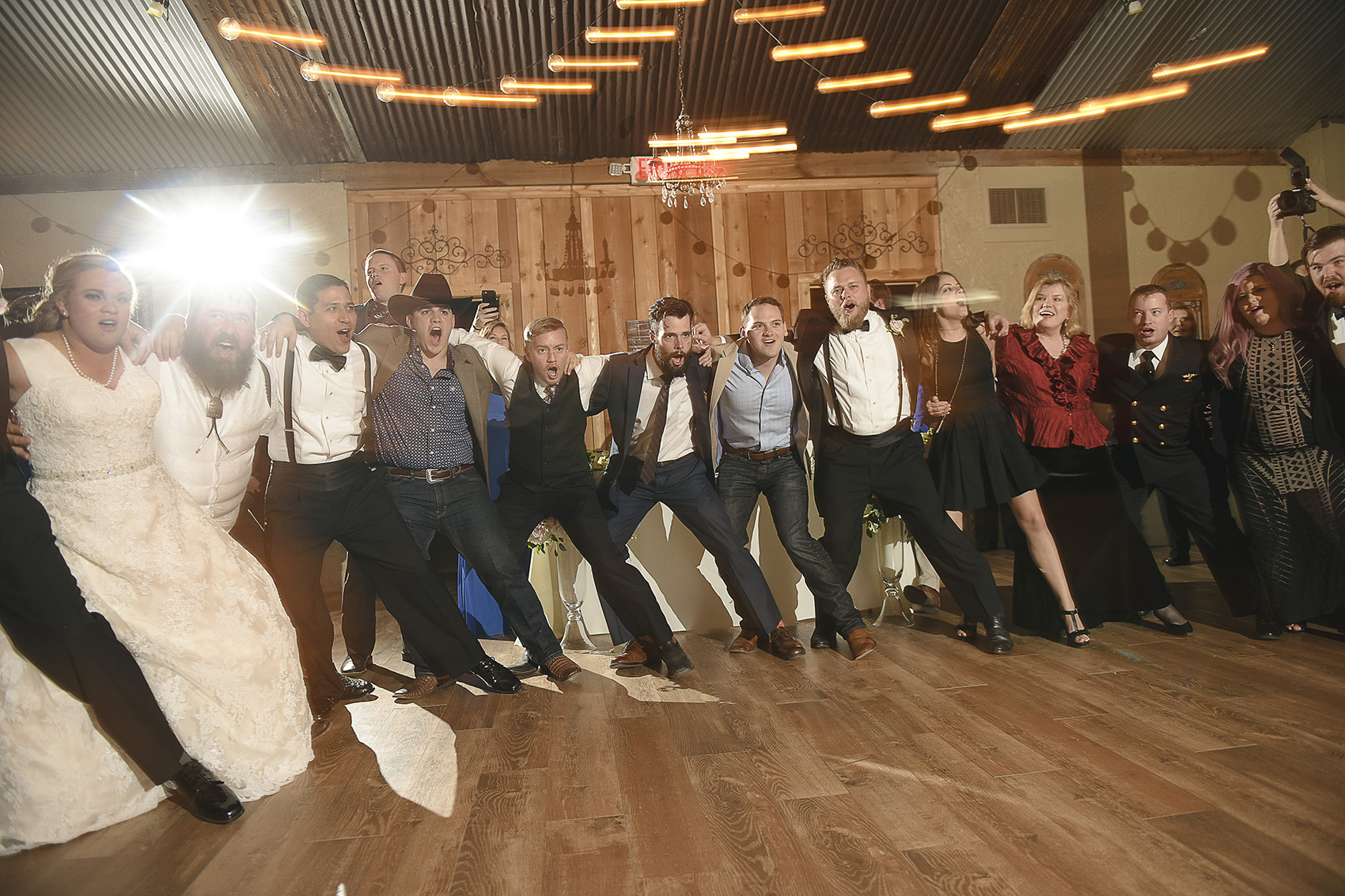 moffitt-oaks-houston-wedding-venue-barn-dance-floor-lighting