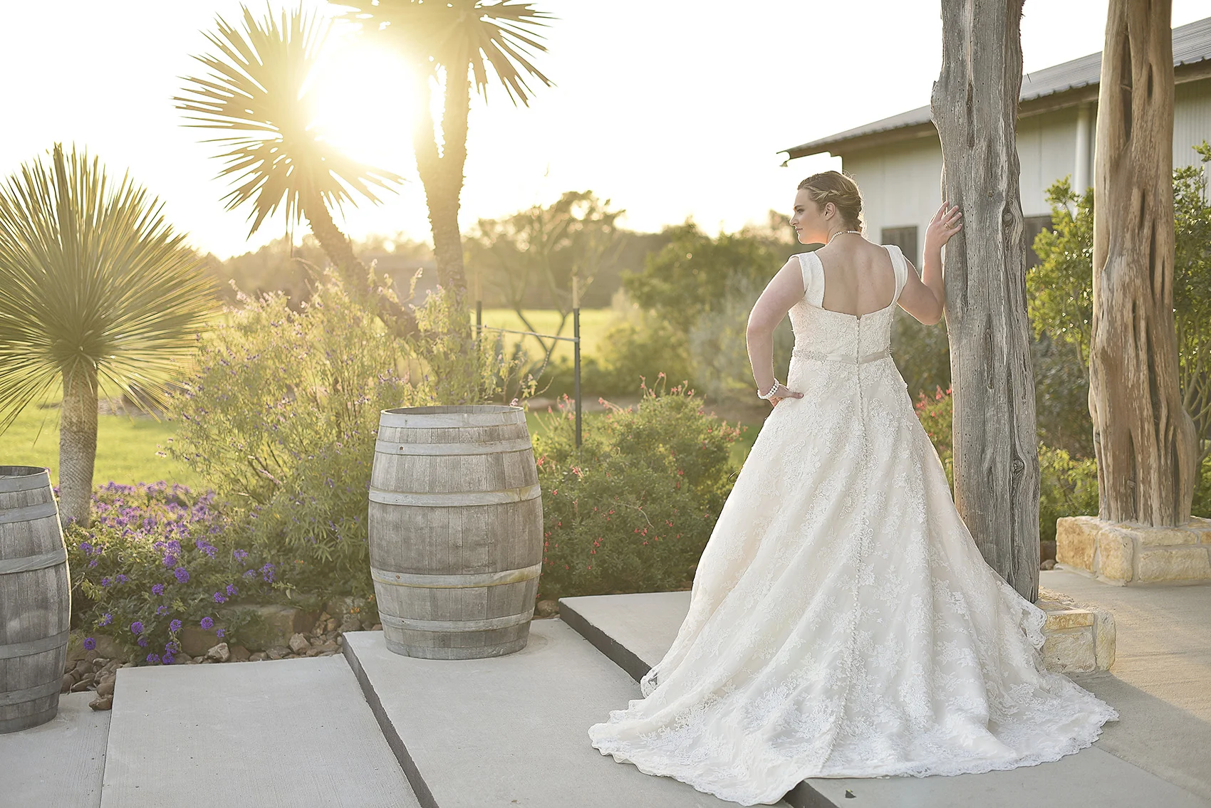 houston-tomball-moffitt-oaks-bridal-photo-rustic-scene