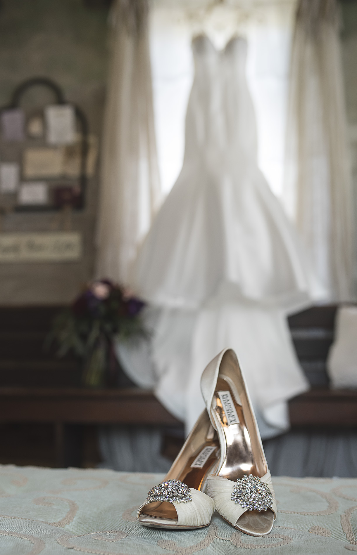 Houston-venue-Olde-Dobbin-Station-Romantic-Classic-Wedding-Photographer-004.jpg