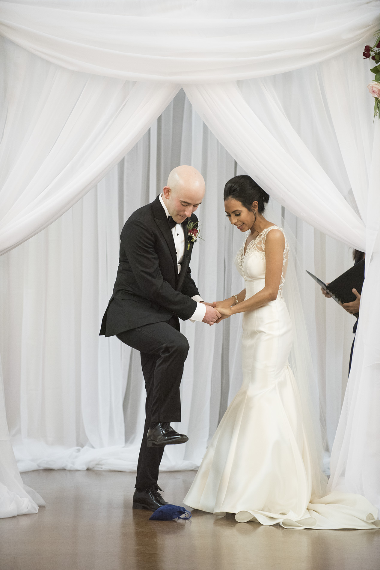 Houston-venue-Olde-Dobbin-Station-Romantic-Classic-Wedding-Photographer-063.jpg