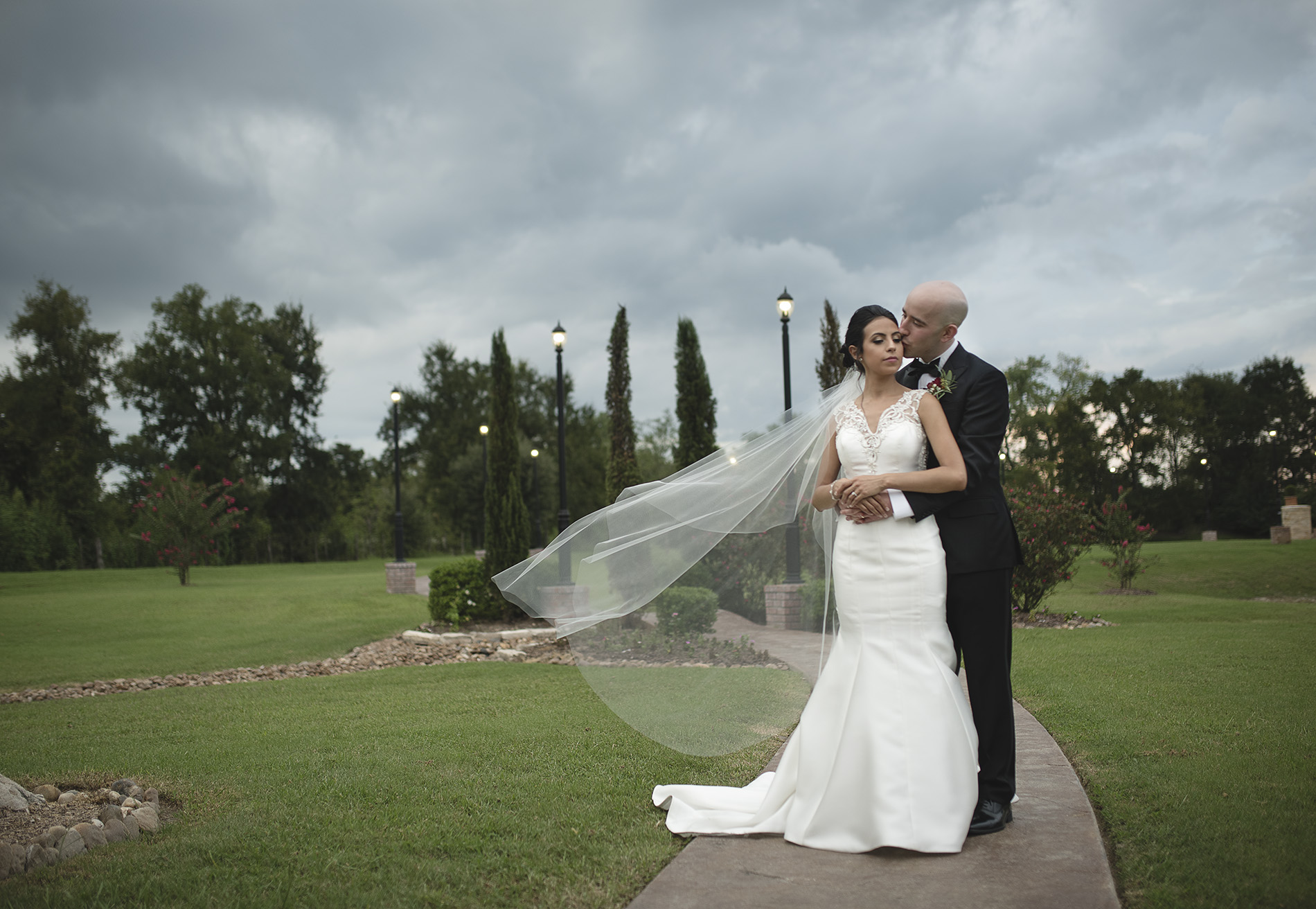 Houston-venue-Olde-Dobbin-Station-Romantic-Classic-Wedding-Photographer-088.jpg