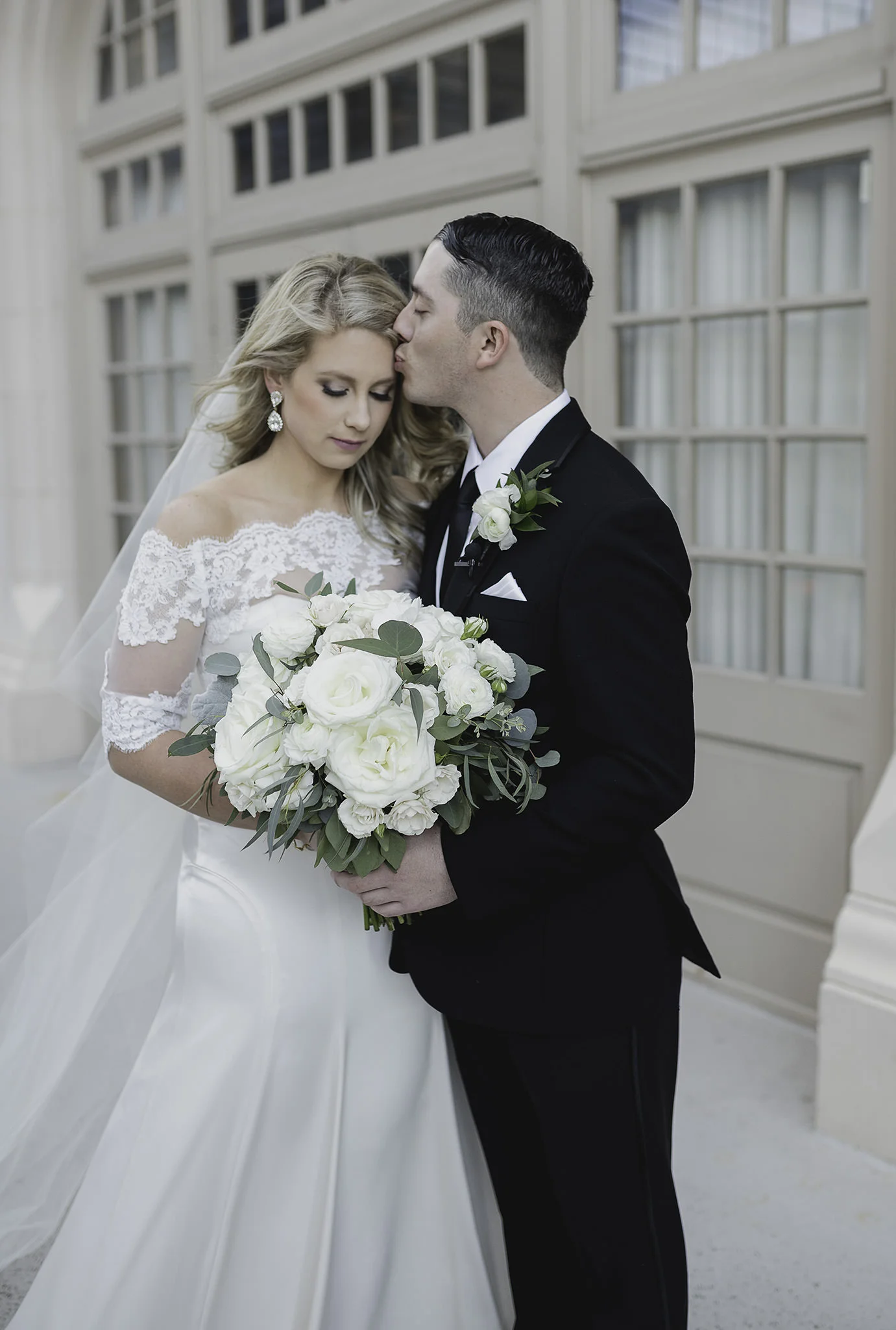 Claire-Travis-Classy-artistic-Downtown-Houston-Rice-ballroom-wedding-sm-009.jpg