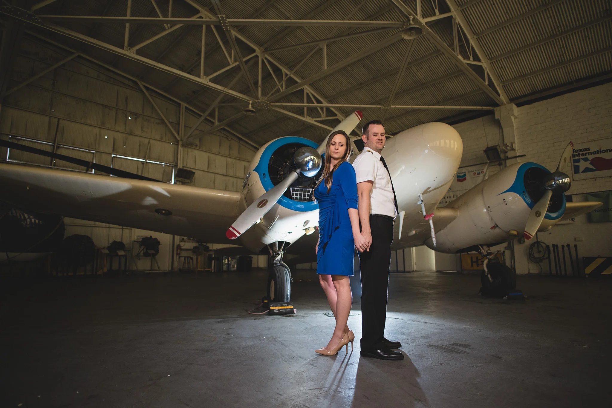 1940s-air-terminal-museum-houston-engagement-photographer