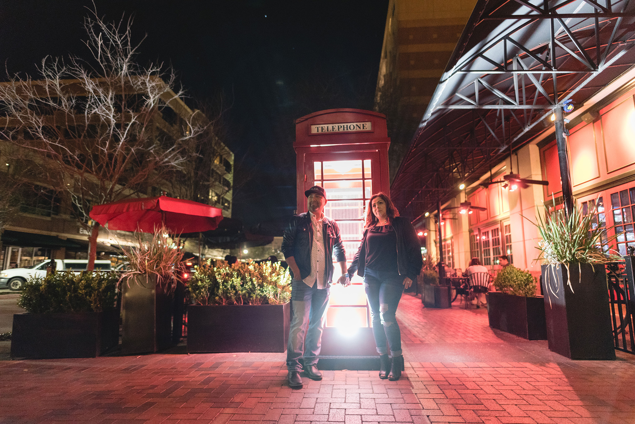 sugar-land-texas-baker-street-pub-intimate-lifestyle-engagement