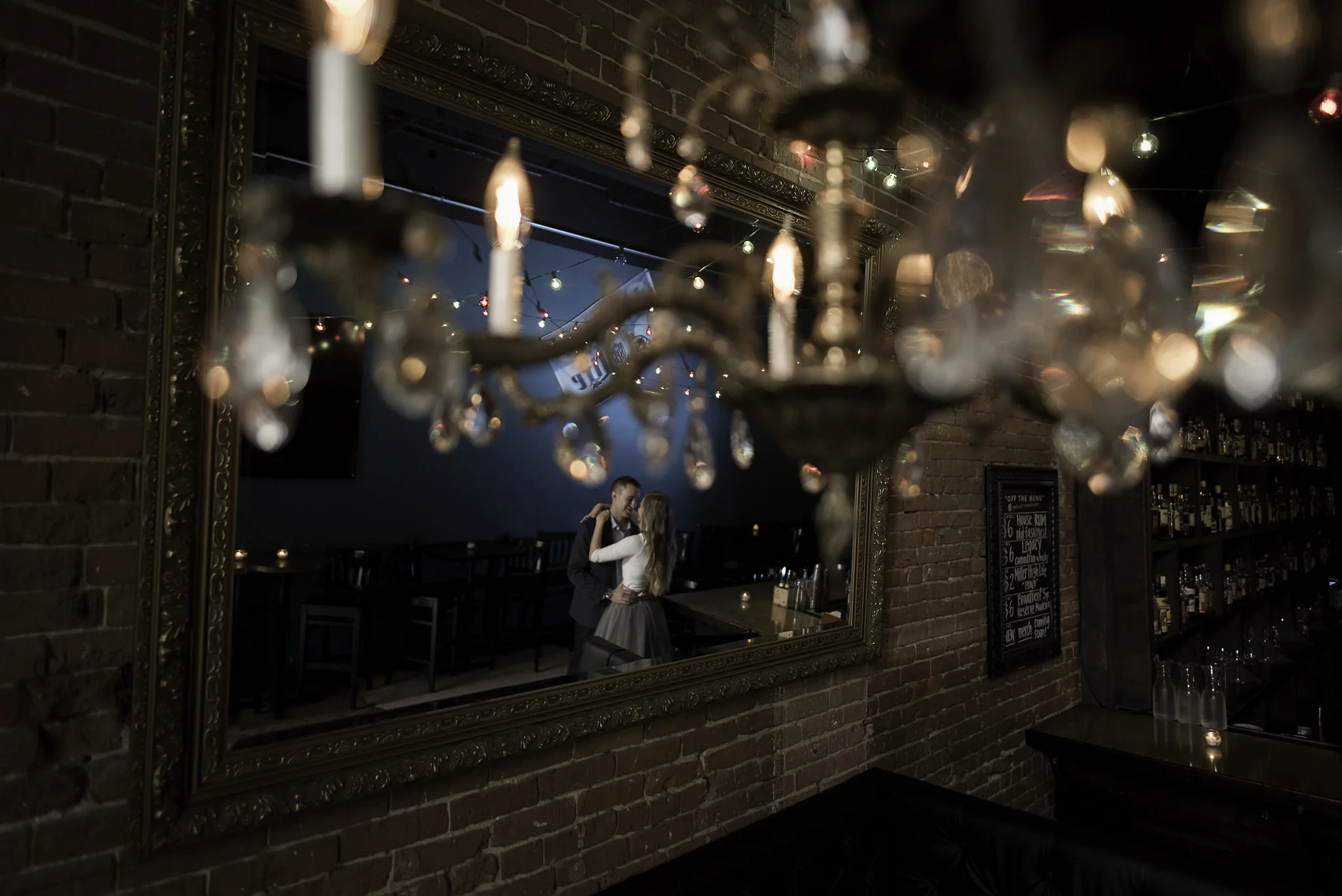 Houston-main-street-moving-sidewalk-bar-lifestyle-engagement-photography