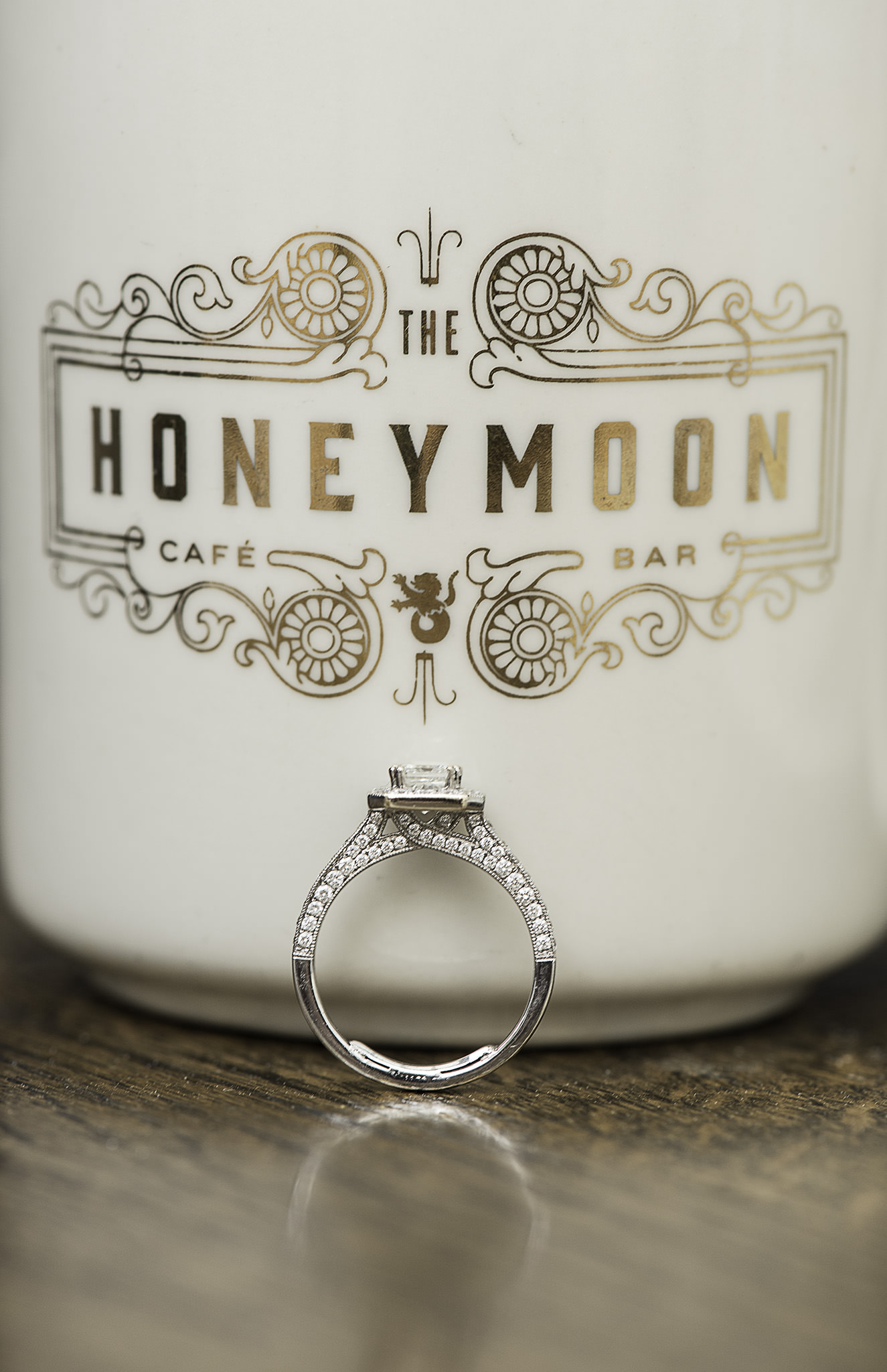 Houston-main-street-honeymoon-cafe-coffee-lifestyle-engagement-photography