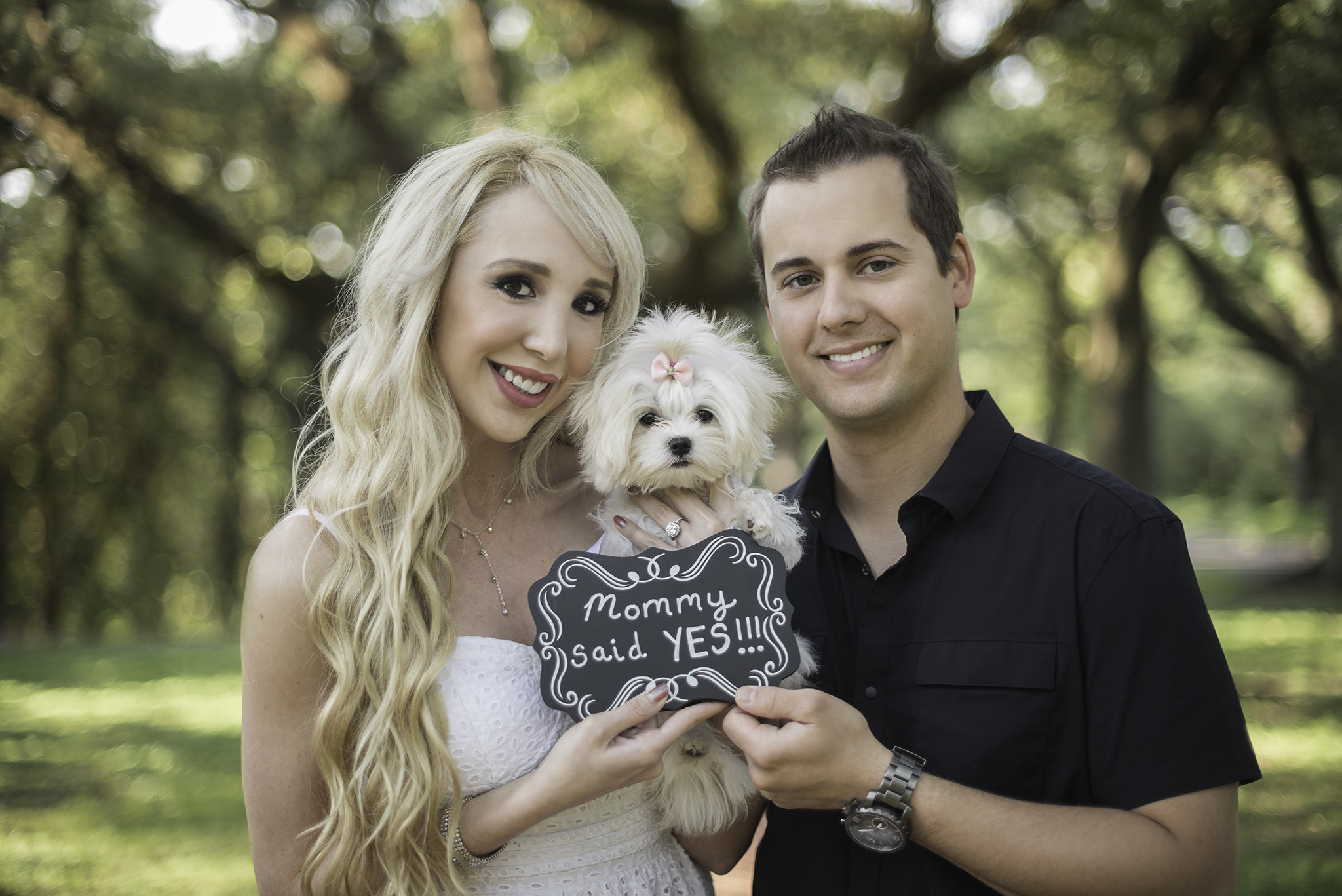 Houston-Boulevard-oaks-romantic-engagement-session-photographer